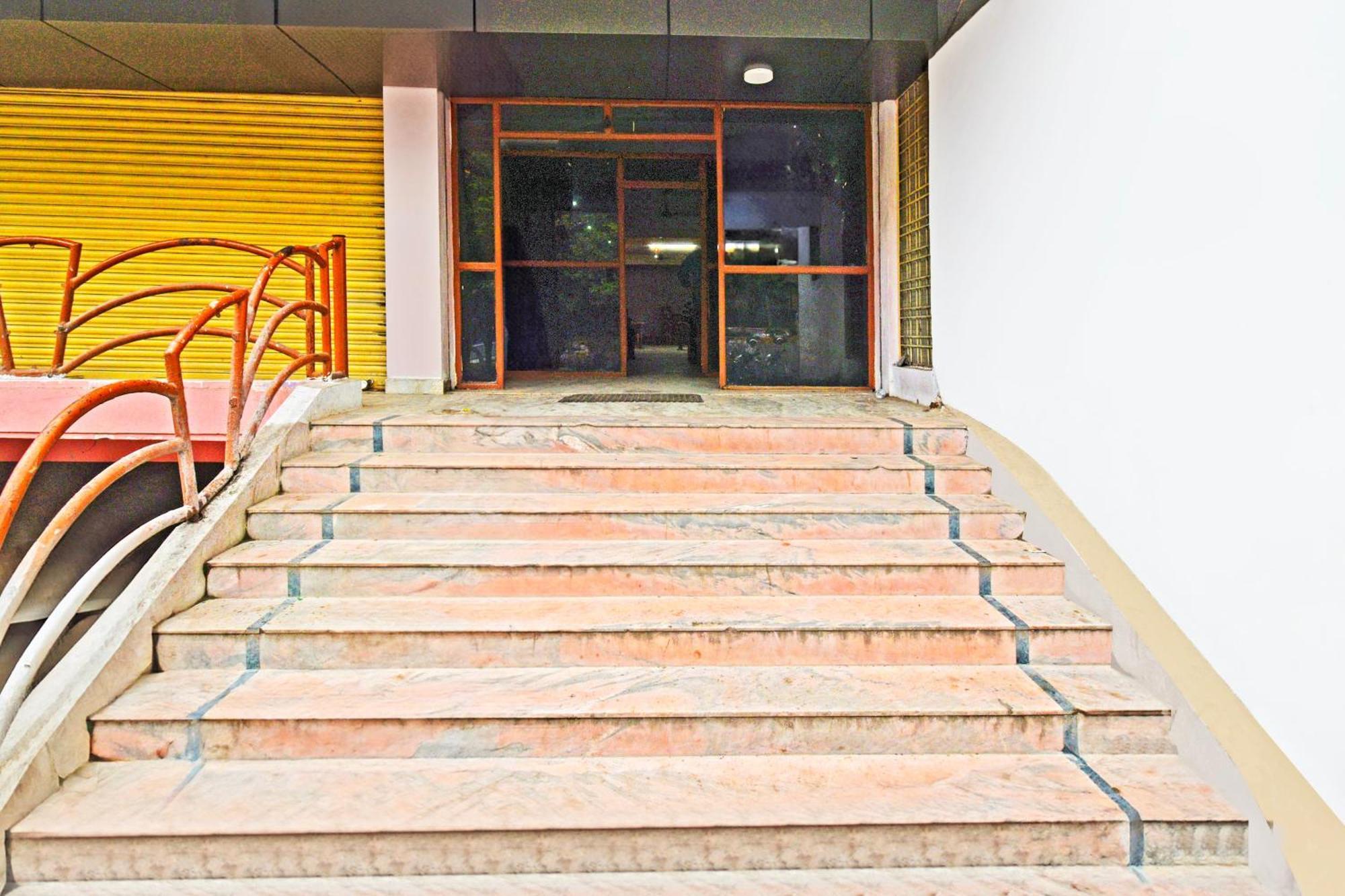 Hotel Super Collection O Sanath Nagar Near Railway Station Hajdarábád Exteriér fotografie
